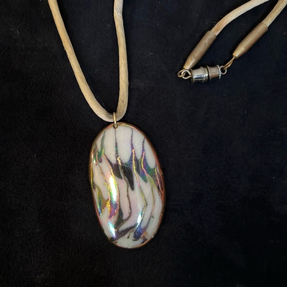 Hand made gold edge shell pottery art necklace - Picture 2 of 5